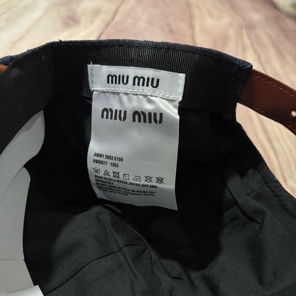 Miu Miu denim baseball cap with an embroidered logo - Picture 5 of 5